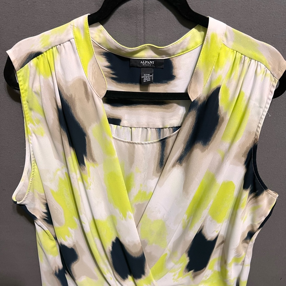 Alfani Women's Black, Tan and Neon Blouse Lot 49
